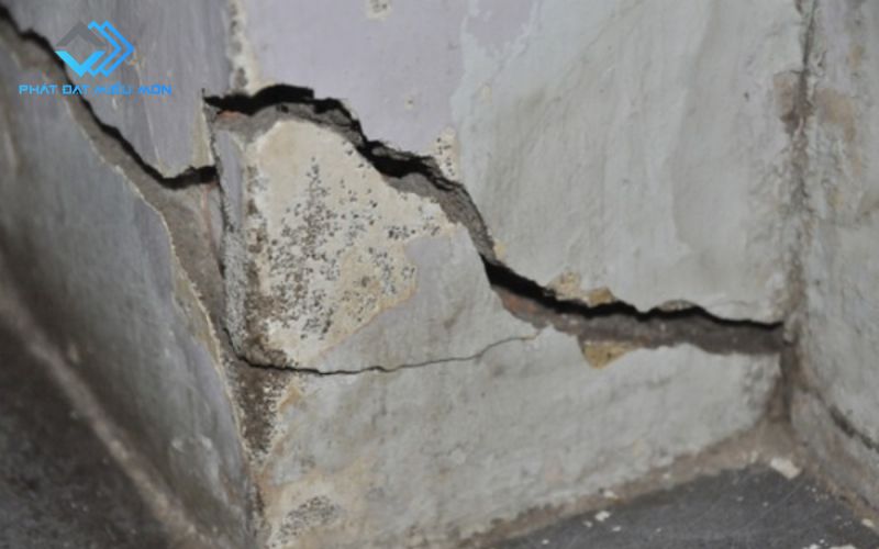 Nền móng yếu hoặc lún lệch