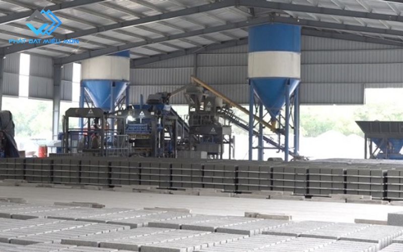 Chuẩn bị nguyên vật liệu – Bước nền tảng trong quy trình sản xuất gạch block 