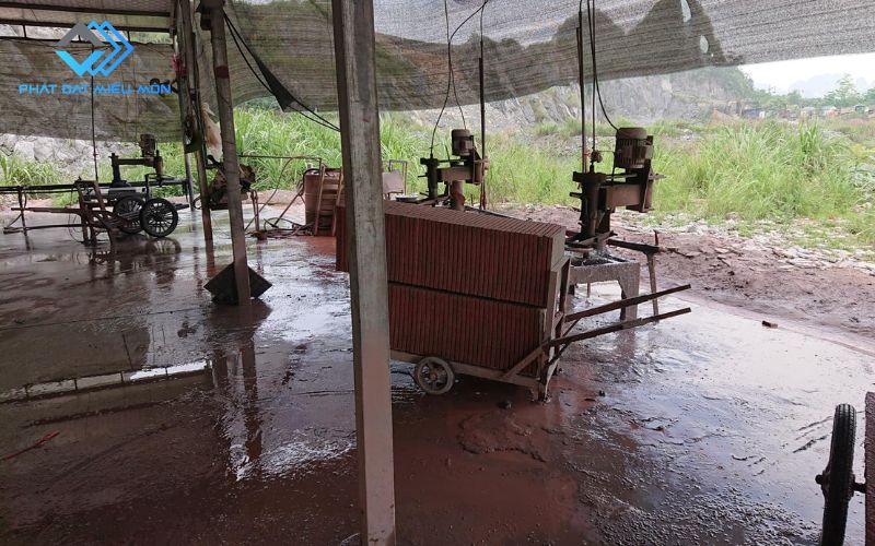 Xếp gạch bán ướt tự động – Tối ưu năng suất, giảm gãy vỡ 